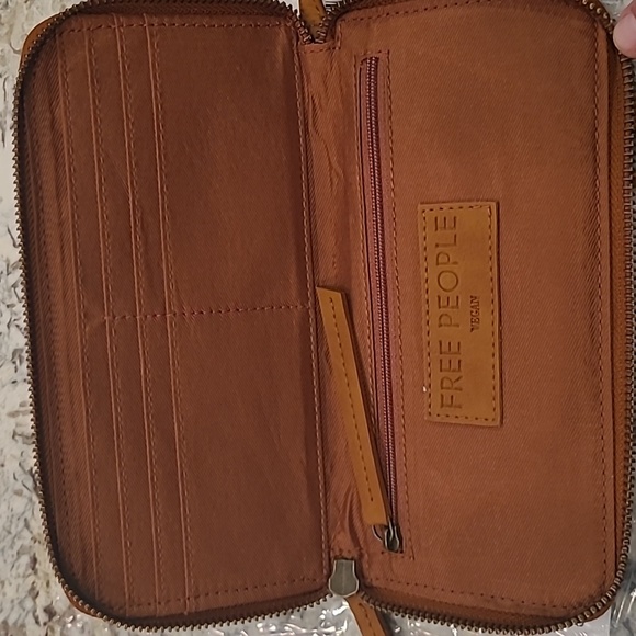 NIB Free People  Distressed Vegan Wallet - Picture 4 of 7